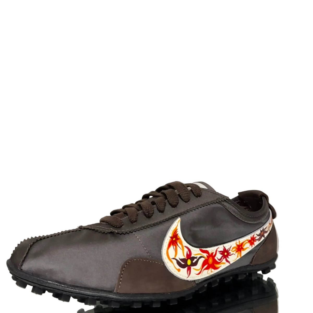 Floura Flame Moon Nike